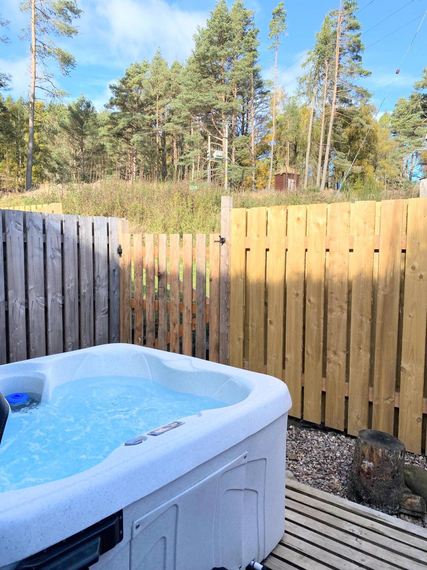 Willa Kaoglen-Spruce-Hot Tub-Forrest Setting-Pet Friendly Balnald Zewnętrze zdjęcie