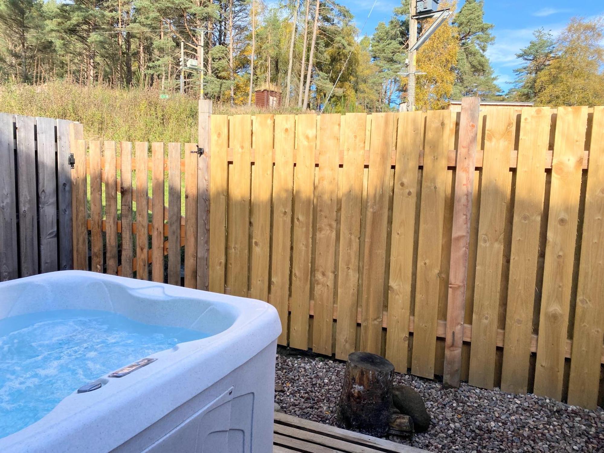 Willa Kaoglen-Spruce-Hot Tub-Forrest Setting-Pet Friendly Balnald Zewnętrze zdjęcie